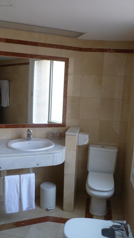 Regencia Colón Barcelona Exterior foto